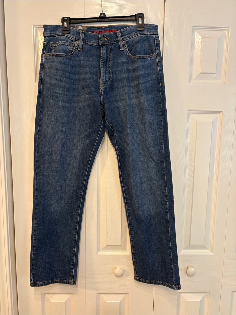 609 Lucky Brand Men's Straight Jeans in Medium Dark Blue Wash